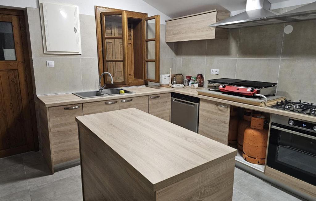 Villa 77 By Villas Guide Σίσακ Εξωτερικό φωτογραφία