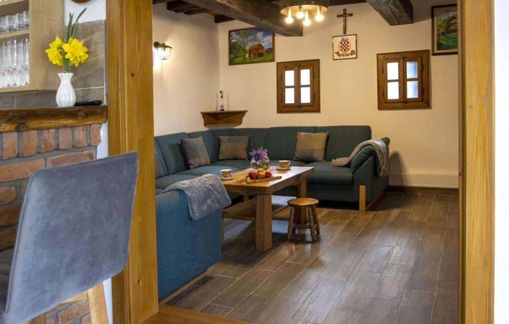 Villa 77 By Villas Guide Σίσακ Εξωτερικό φωτογραφία